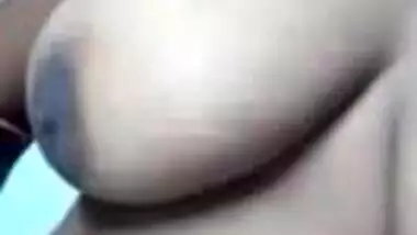 Dirty Desi slut has XXX sized saggy tits to expose in this MMS video