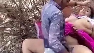 Indian outdoor sex video in Bangalore captured and exposed by friend