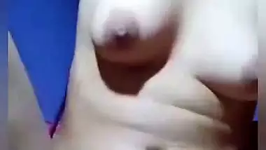 Bangladeshi Chittagong girl masturbating using cucumber