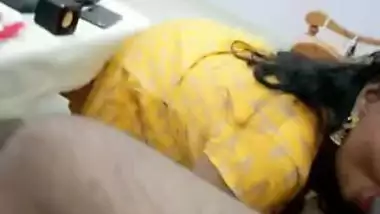 Busty Tamil Desi XXX wife sucking her husband’s dick and eating cum MMS