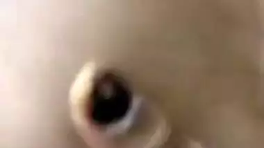 Amateur Indian acts like a XXX slut on camera revealing everything