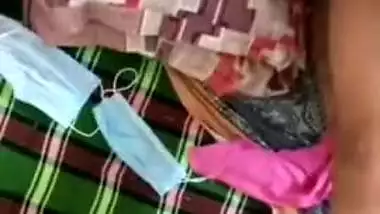Girl pleases Desi boyfriend with pussy before giving him a XXX handjob