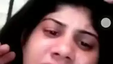 Pakistani wife makes XXX video for Desi lover who wants her naked tits