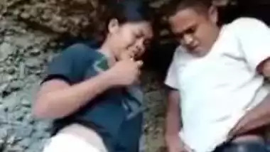 Dude takes his young Desi slut to the mountains to enjoy XXX blowjob