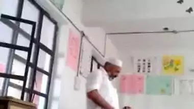 School Peon Fuck Teacher Bhabi in Classroom