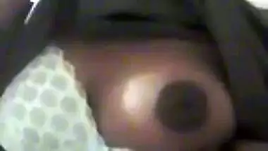 Horny girl shows boobs on video call to lover viral MMS