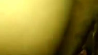 Desi wife likes fingers in shaved twat in MMS close-up XXX footage