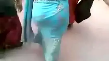 Indian sarisex / Desi big ass in blue saree for you warm cum