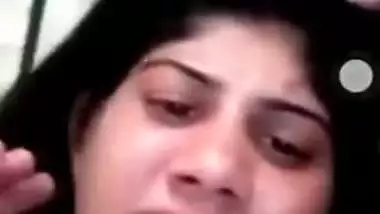 Pakistani wife makes XXX video for Desi lover who wants her naked tits