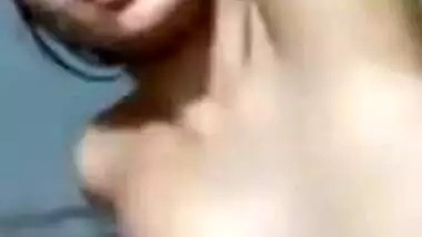 No husband home so XXX fucker in MMS video cums on face of the Desi