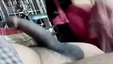 Desi bhabi suck devar's dick & check anyone come or not.