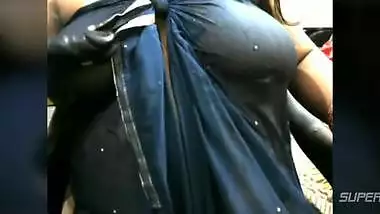 Desi indian punjabi bbw bhabi oh laila live in black saree wet boobs