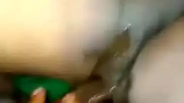 Desi Bhabhi is okay with XXX sex on camera making MMS video close-up