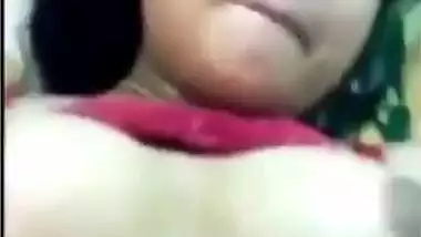 Desi bhabi sucking bf cock