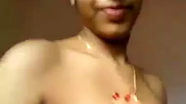 Tamil ponnu nude selfie