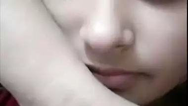 Beautiful Chamet cam girl nude round boobs showing