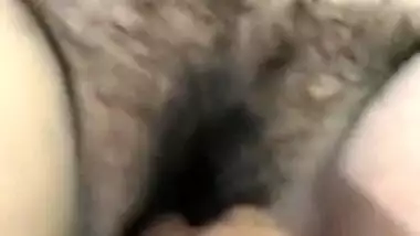 Bhabhi Ki Chut Me Ungli Kiya Akele Main