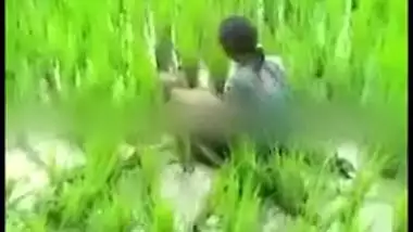 Lovers caught fooling around outdoor by river in hot Desi mms clip