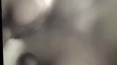 Desi chick takes XXX cock in mouth and gives a blowjob to husband