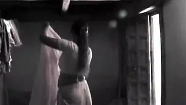 CCTV footage of village aunty changing saree