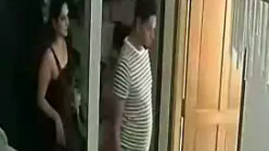 Famous Bengali celebrity showing big boobs viral MMS