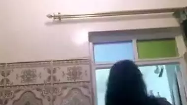 Desi possessor of succulent titties performs a porn dance on webcam