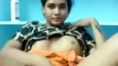 Desi girl shows off pussy to XXX lover via video link and becomes MMS