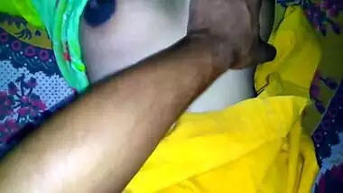 Desi Bhabhi In Outdoor Shot Came Back To His House And Had Sex