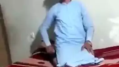 Lustful Desi mature likes having XXX sex with younger Pakistani guy
