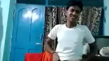 Lustful Desi wife enjoys XXX coupling with neighbor guy in MMS clip