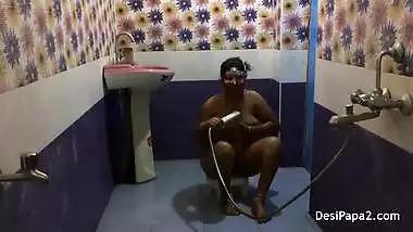 Tamil Aunty, Desi Bhabhi And Indian Bhabhi In Full Sexy In Saree Dress Indian Style Bathroom Fucking In Morni