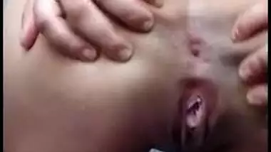 Nude MMS video of sweet Desi girl showing her XXX beauties to lover