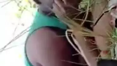 Beautiful Indian girl gets fucked XXX outdoors by her cute boyfriend MMS