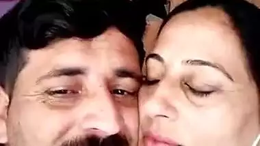 Paki aunty Romance With Neighbour Uncle