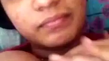 Desi Girl Shows her Big Boobs