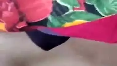 Slut bhabhi takes a labor’s dick in a desi MMS video