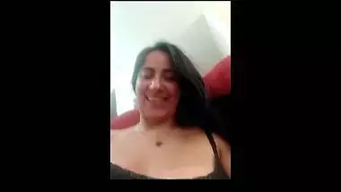 Pakistani MILF nipple show selfie