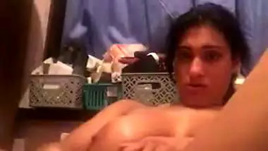 Nude MMS of a horny girl fucking her pussy with a dildo