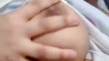 Viral desi girl nude huge boobs playing selfie