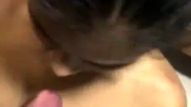 18-year-old desi girl’s erotic blowjob MMS with BF