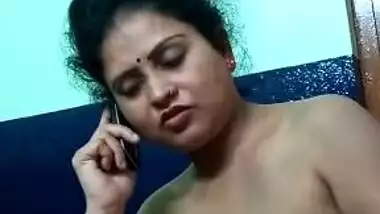 Cheater bhabhi giving handjob to lover while talking on phone clear audio part 1