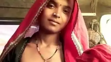 Today Exclusive- Horny Desi Bhabhi Showing Her Boobs And Masturbating Part 4