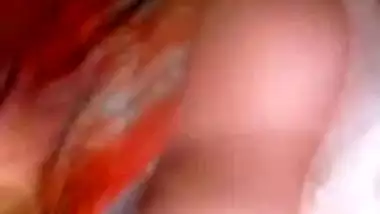 Round boobed Indian lady naked MMS