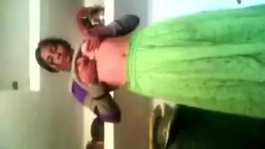 Desi girl self recored and shows her tits and pussy