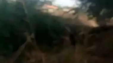 Horny man fucks a desi randi in a plastic hut on the road