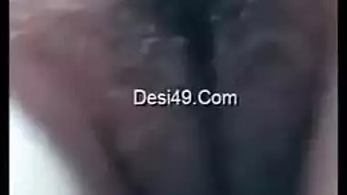 MILF Desi twat in XXX webcam show makes a guy go crazy with lust