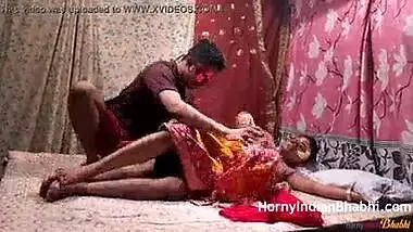 Indian Bhabhi Getting Horny Giving Fucking Lesson Teaching Art Of Great Sex