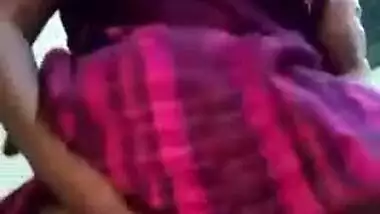 Middle-aged Indian model exposes her hairy XXX cunt in amateur sex video