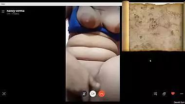 Indian mom puts own fingers in warm pussy for anonymous sex friend