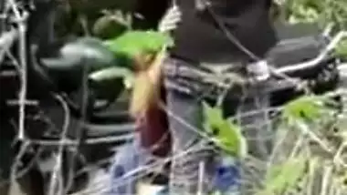 Nepali couple’s outdoor xxx video on a bike